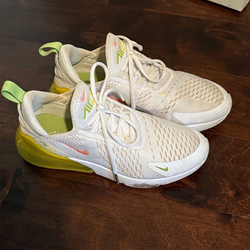 Nike Airmax 27 Womens size 9